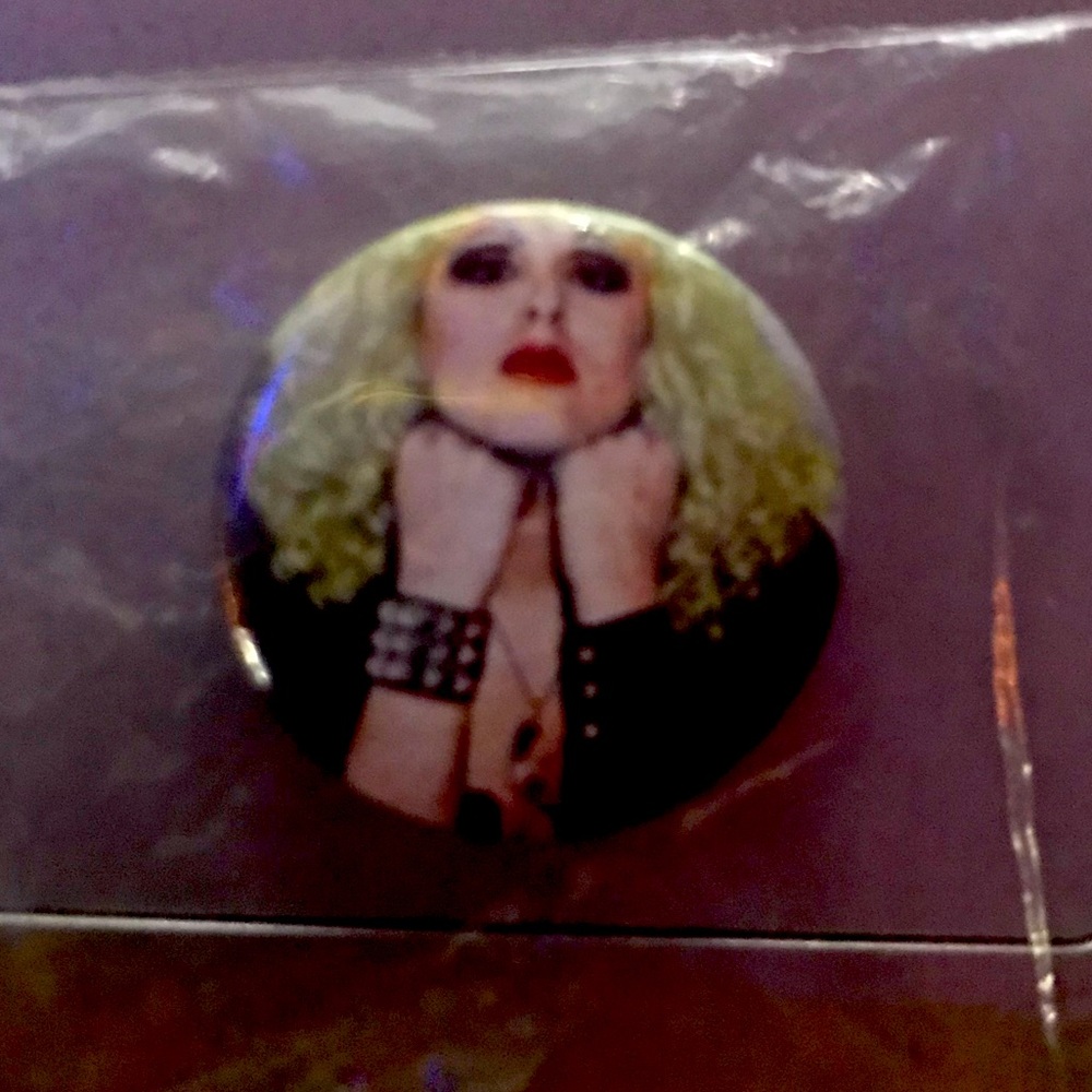 A button of Nancy Spungen.